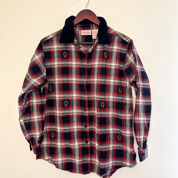 Red plaid Christmas wreath button up shirt. - Picture 1 of 5